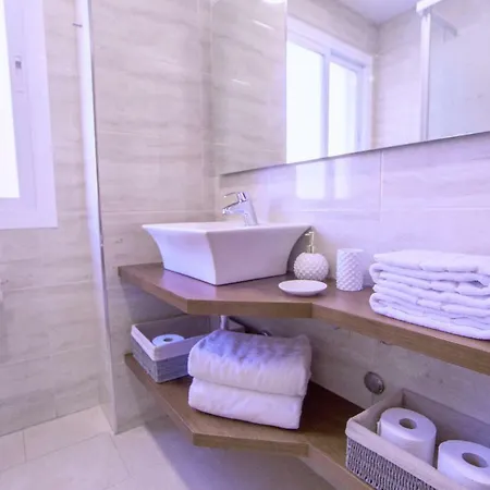 Apartamento Malaga Beach Apartment *